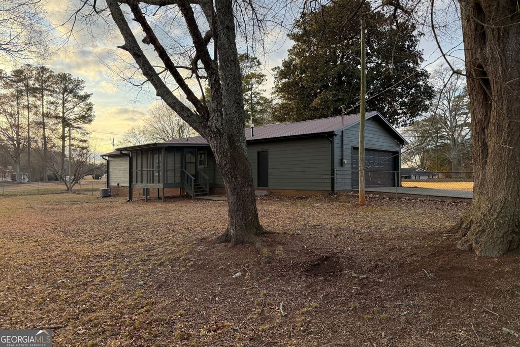 Photo of 5 Pine Chase, Carrollton, GA 30116 (MLS # 10691121)