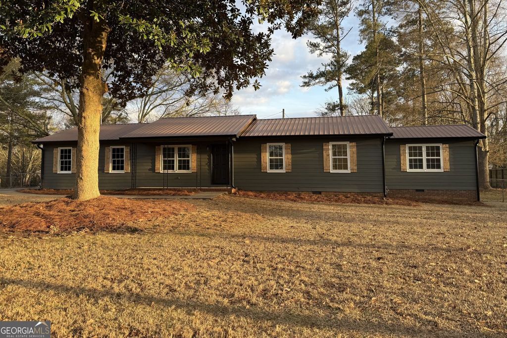 Photo of 5 Pine Chase, Carrollton, GA 30116 (MLS # 10691121)