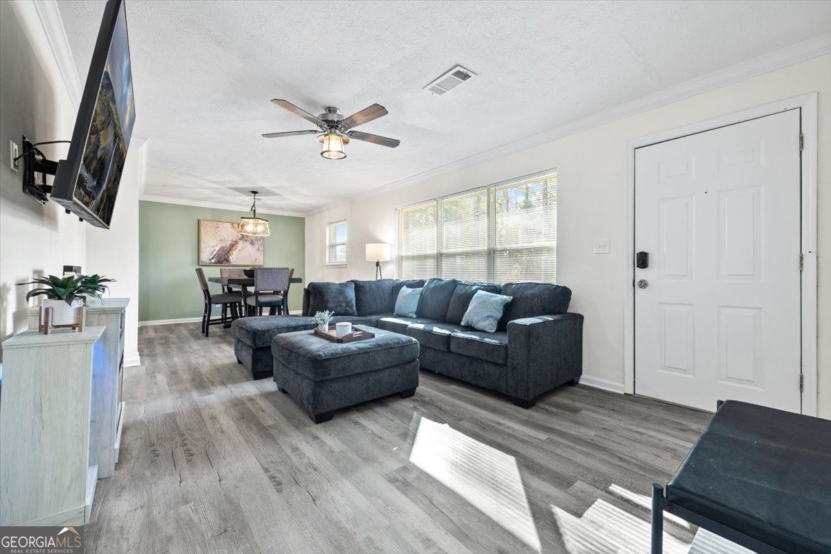 4281 Hiram Lithia Springs RD SW