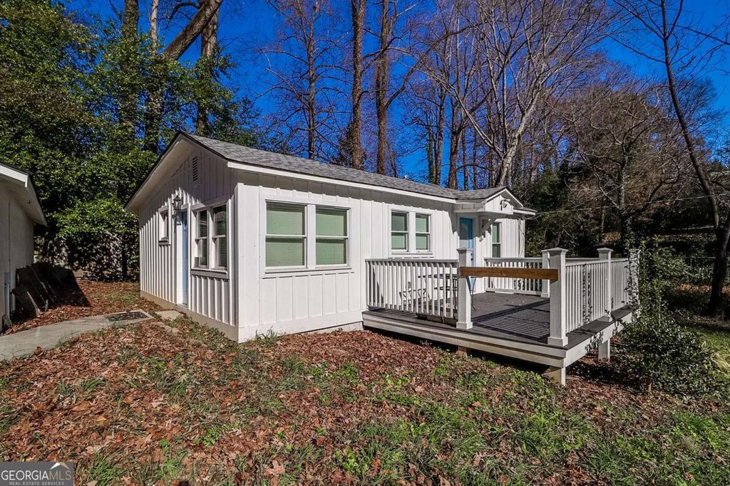 Photo of 60 Hardeman Road #B, Sandy Springs, GA 30342 (MLS # 10725134)
