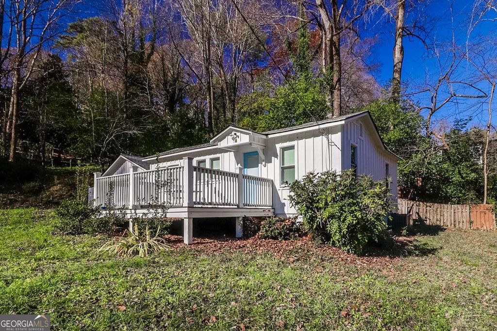 Photo of 60 Hardeman Road #B, Sandy Springs, GA 30342 (MLS # 10725134)