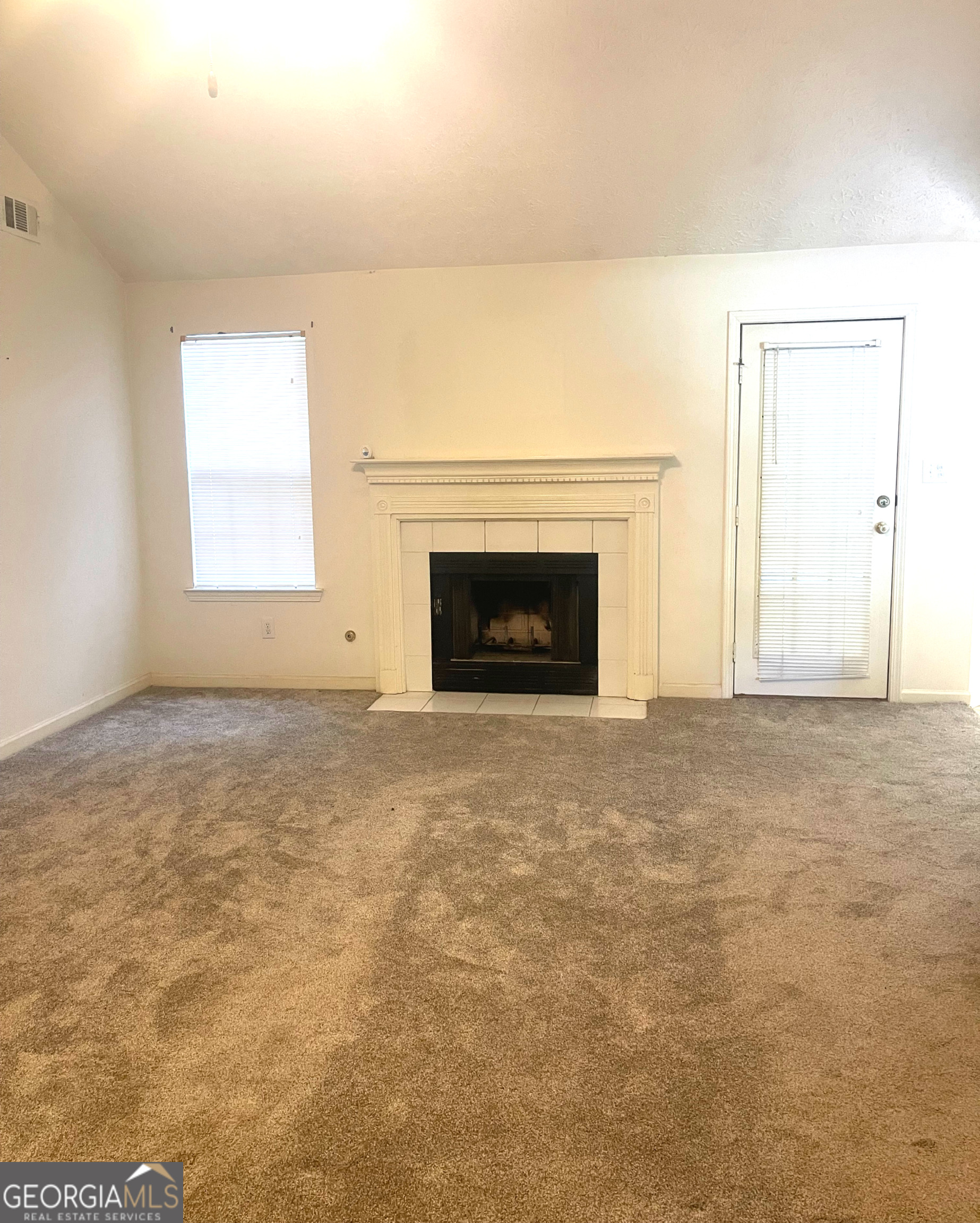 3041 Regal DR
