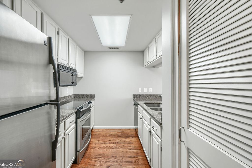 Photo of 3481 Lakeside Drive NE #2603, Atlanta, GA 30326 (MLS # 10809071)