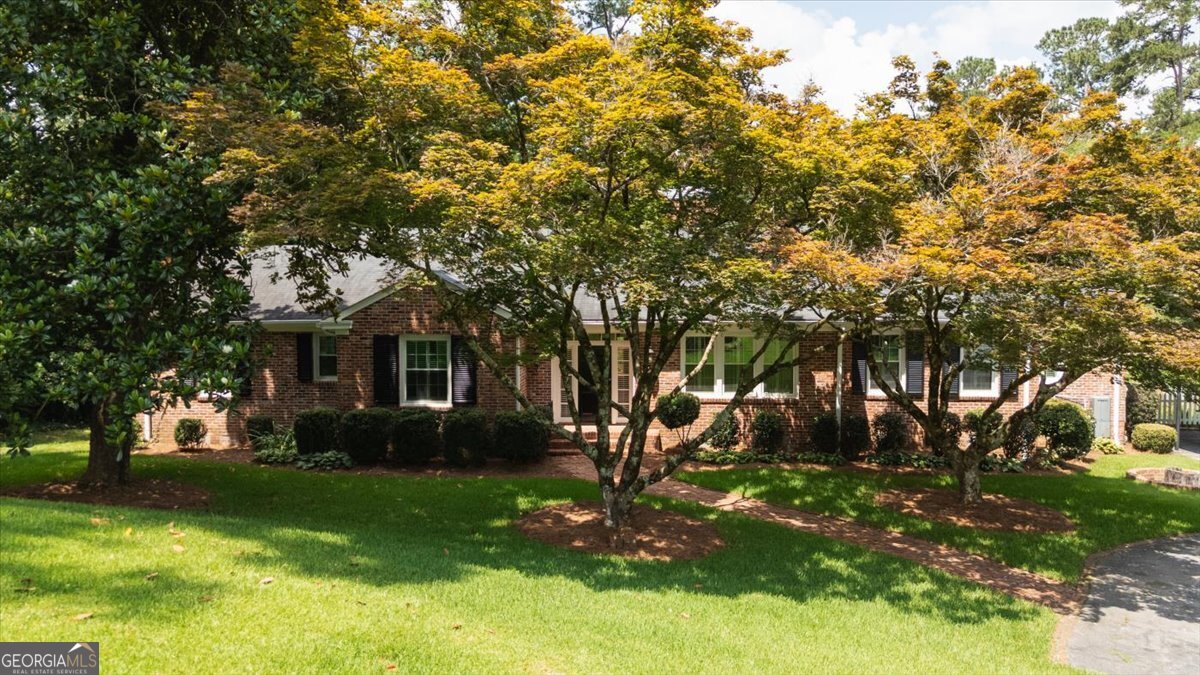 458 Pierce AVE