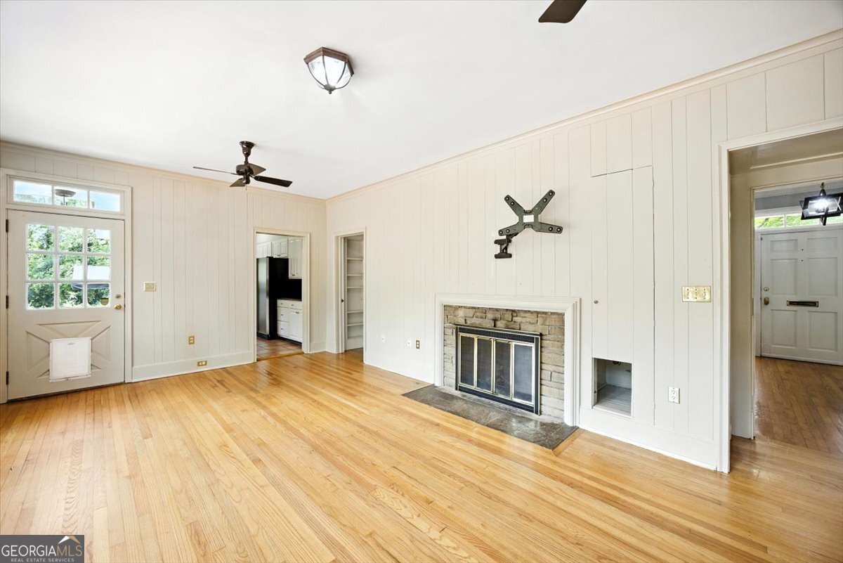 458 Pierce AVE