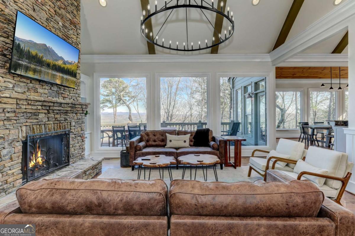 1492 Mcelroy Mountain DR