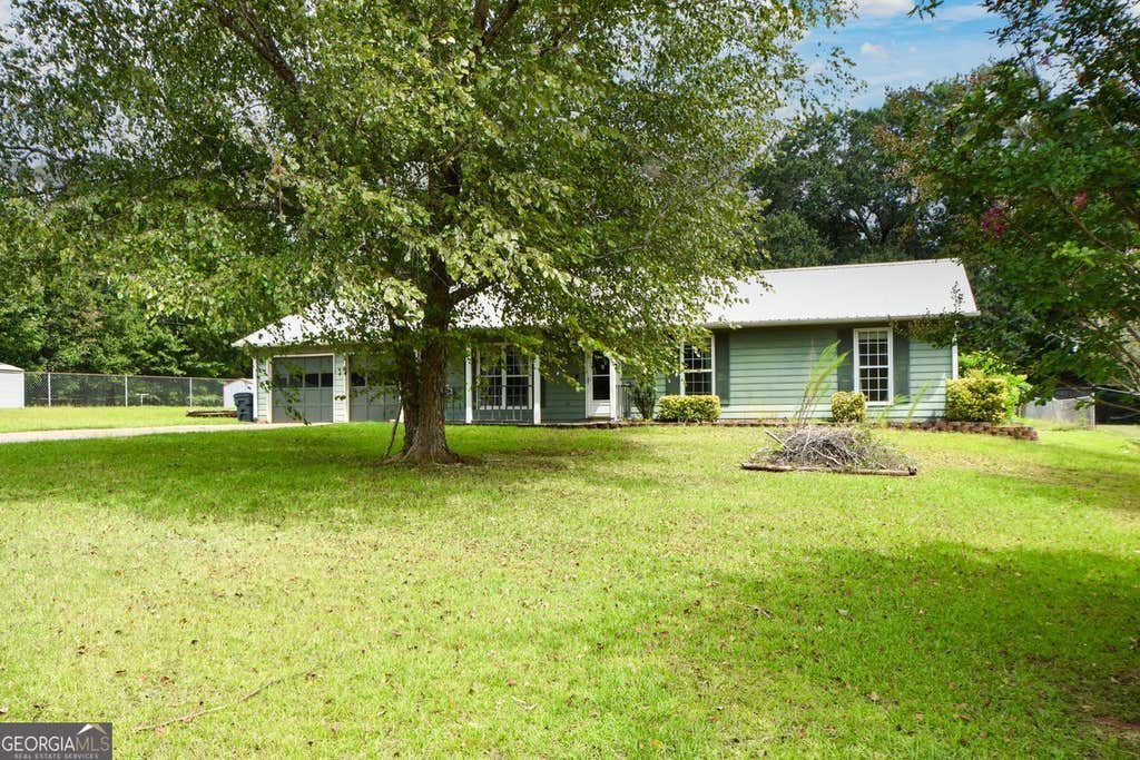 Photo of 105 Gwenellen Drive, Locust Grove, GA 30248 (MLS # 10832228)