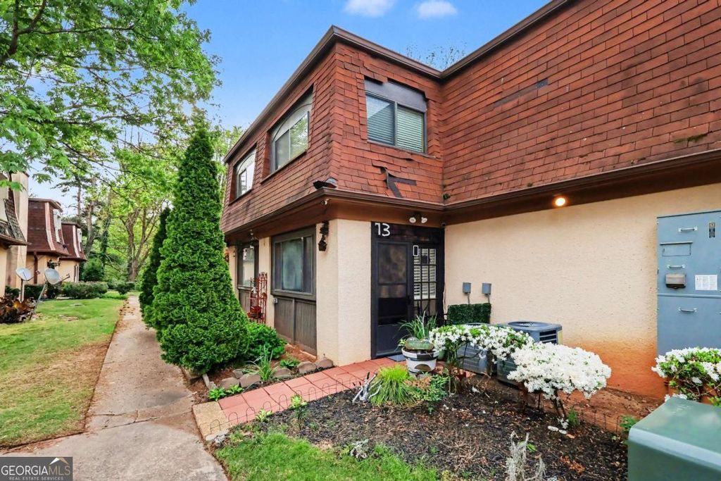 Photo of 73 Place Fontaine, Lithonia, GA 30038 (MLS # 10727190)