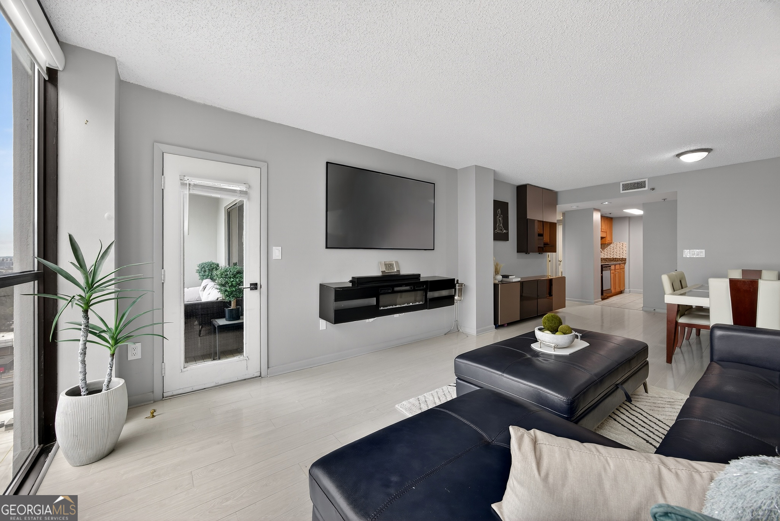 1280 W Peachtree ST NW APT 2708