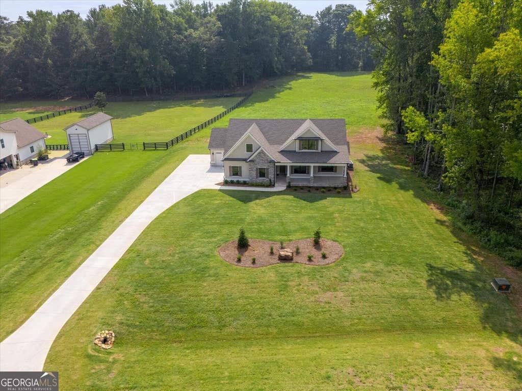 Photo of 947 Lake Varner Drive, Covington, GA 30014 (MLS # 10823978)