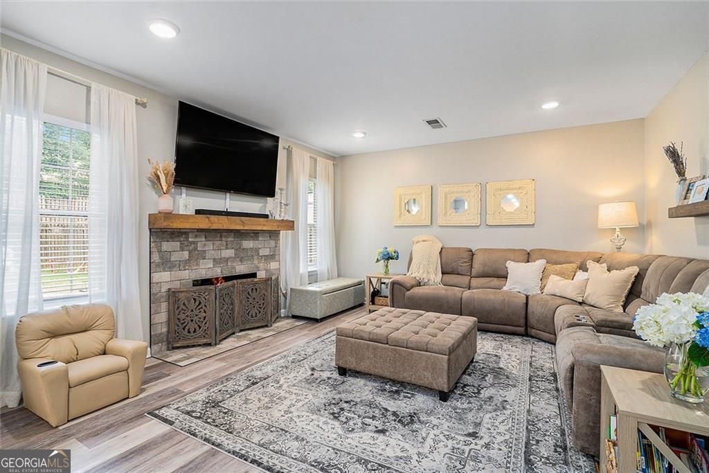 1040 Crabapple Lake CIR