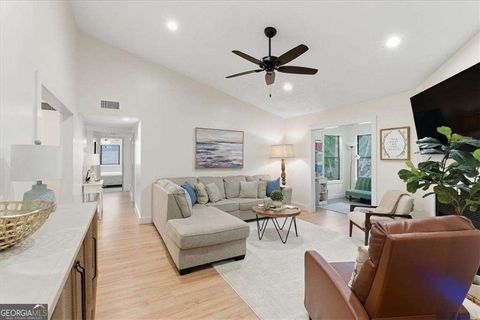 Photo of 708 Parkaire Crossing, Marietta, GA 30068 (MLS # 10626266)