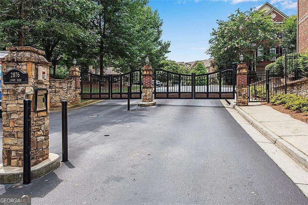 Photo of 2856 Overlook Trace NE, Atlanta, GA 30324 (MLS # 10699938)