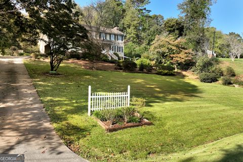 A home in Toccoa