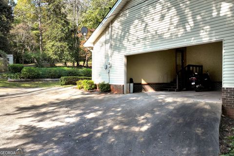 A home in Toccoa