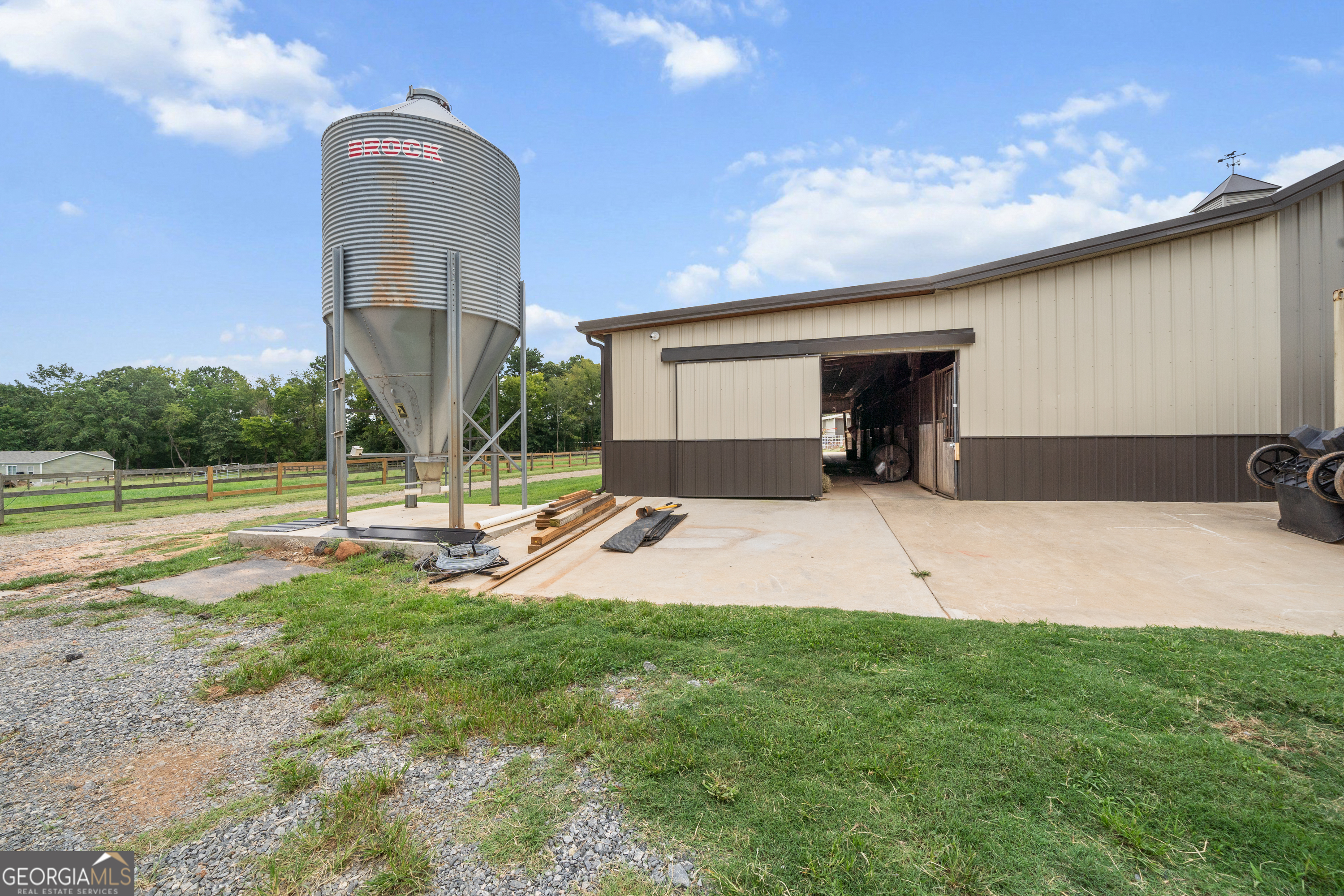 182 Corral RD