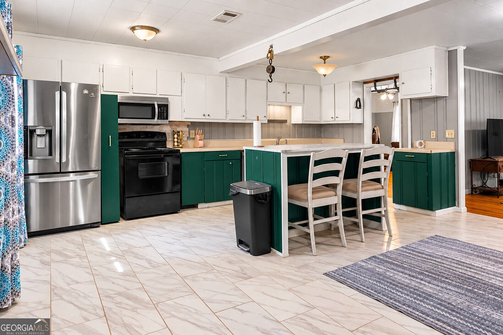215 Rutland CIR