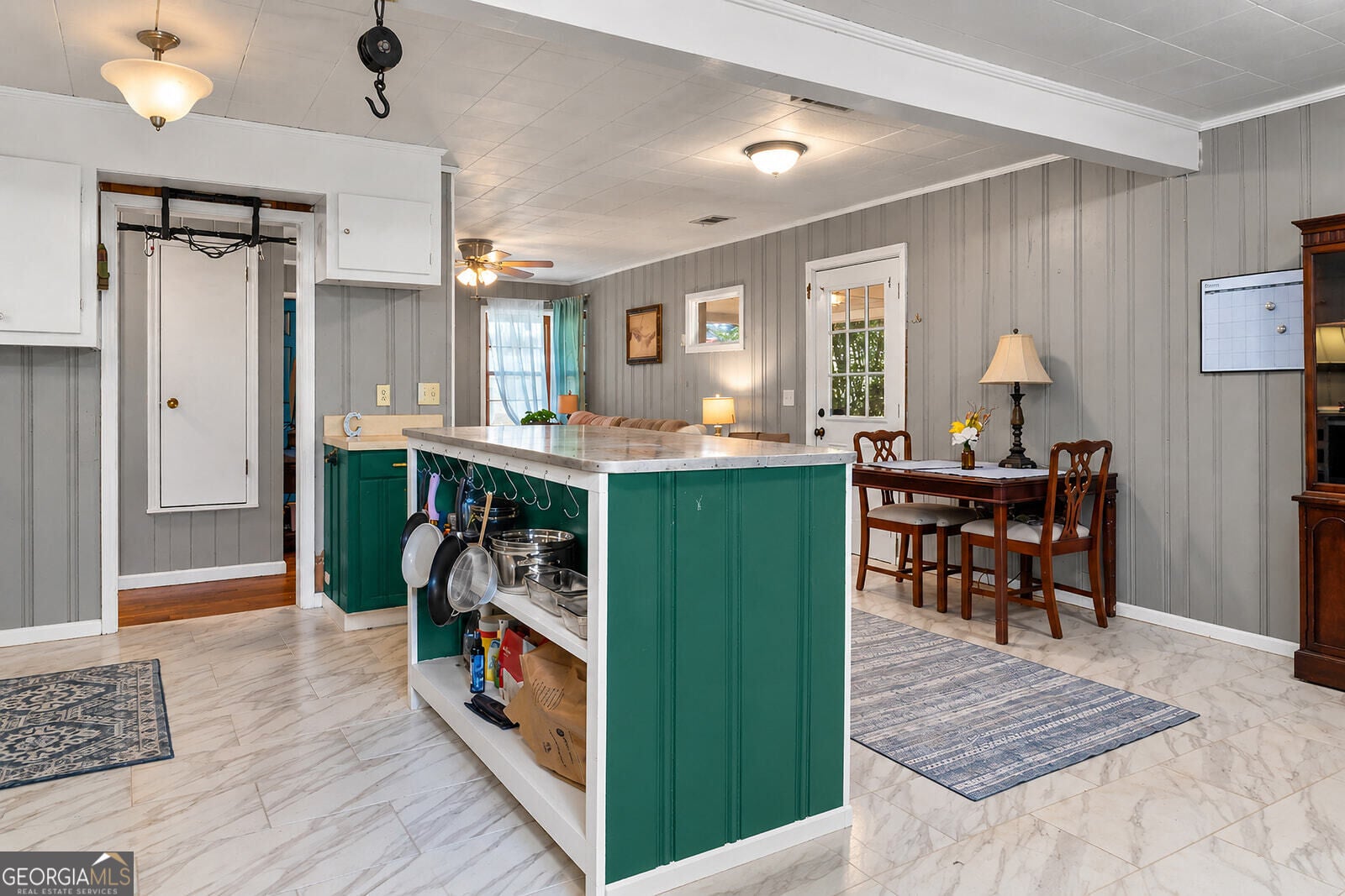 215 Rutland CIR