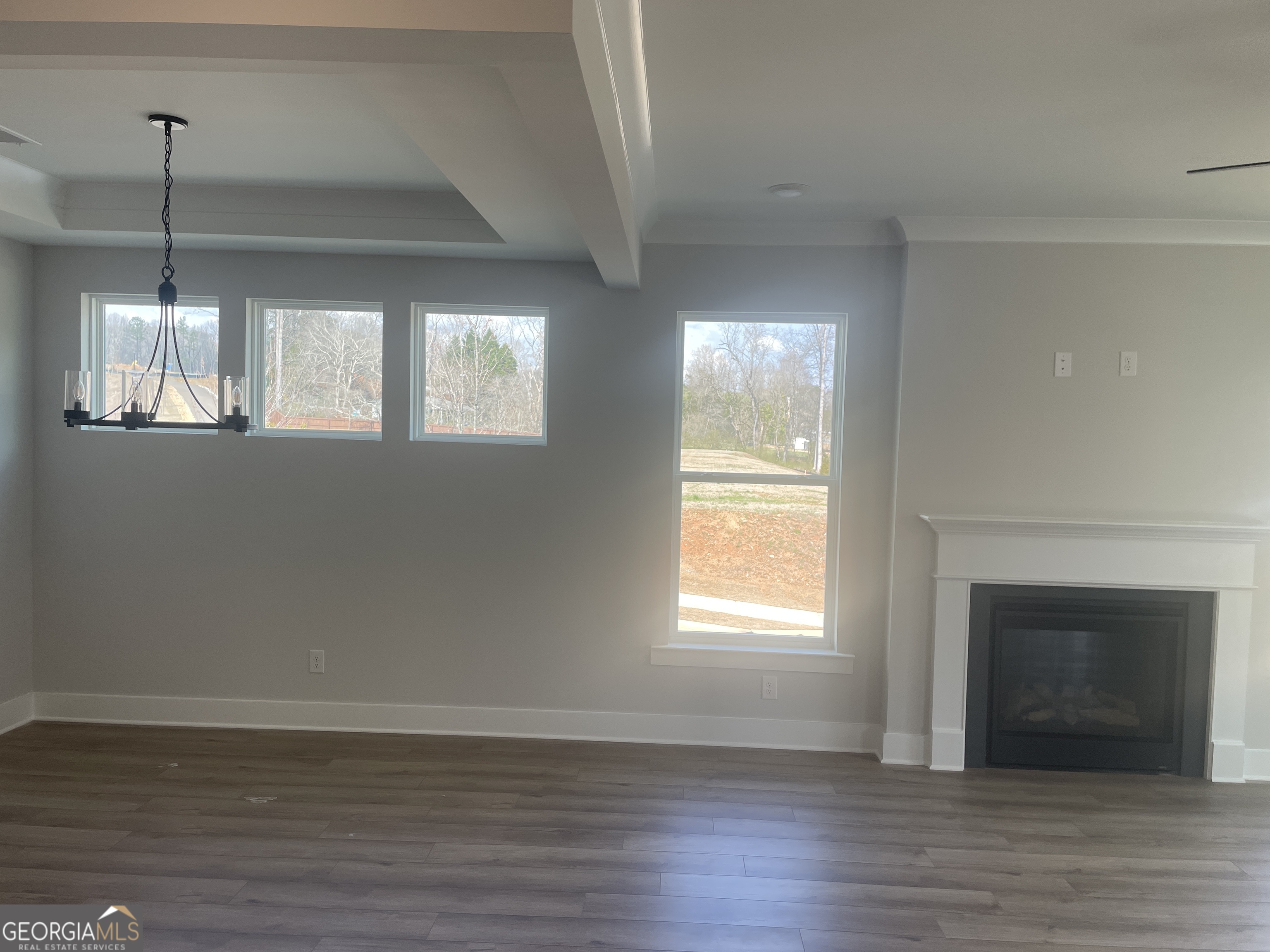 381 Conifer LN
