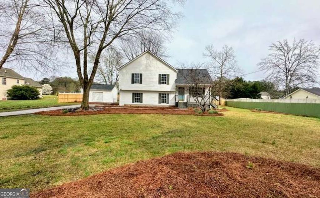 Photo of 2095 Four Notch Road, Carrollton, GA 30116 (MLS # 10706717)