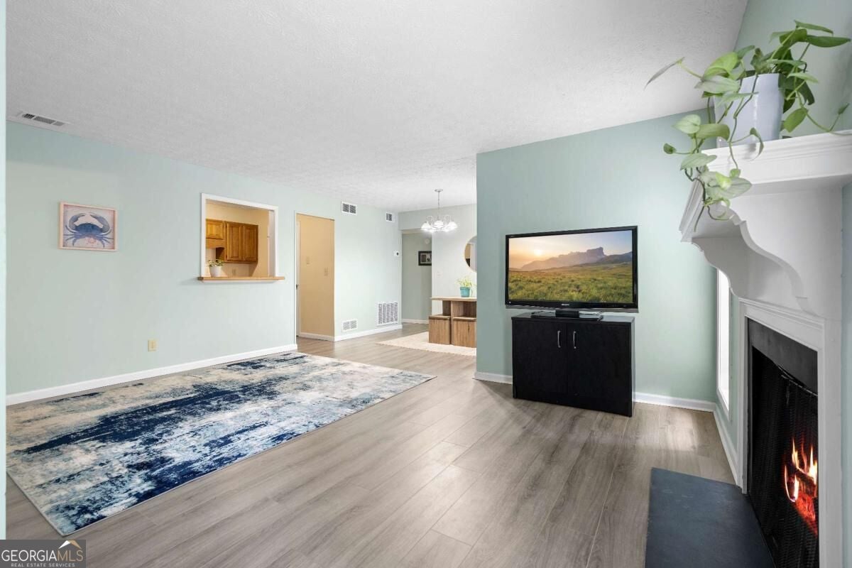 5077 Woodridge WAY