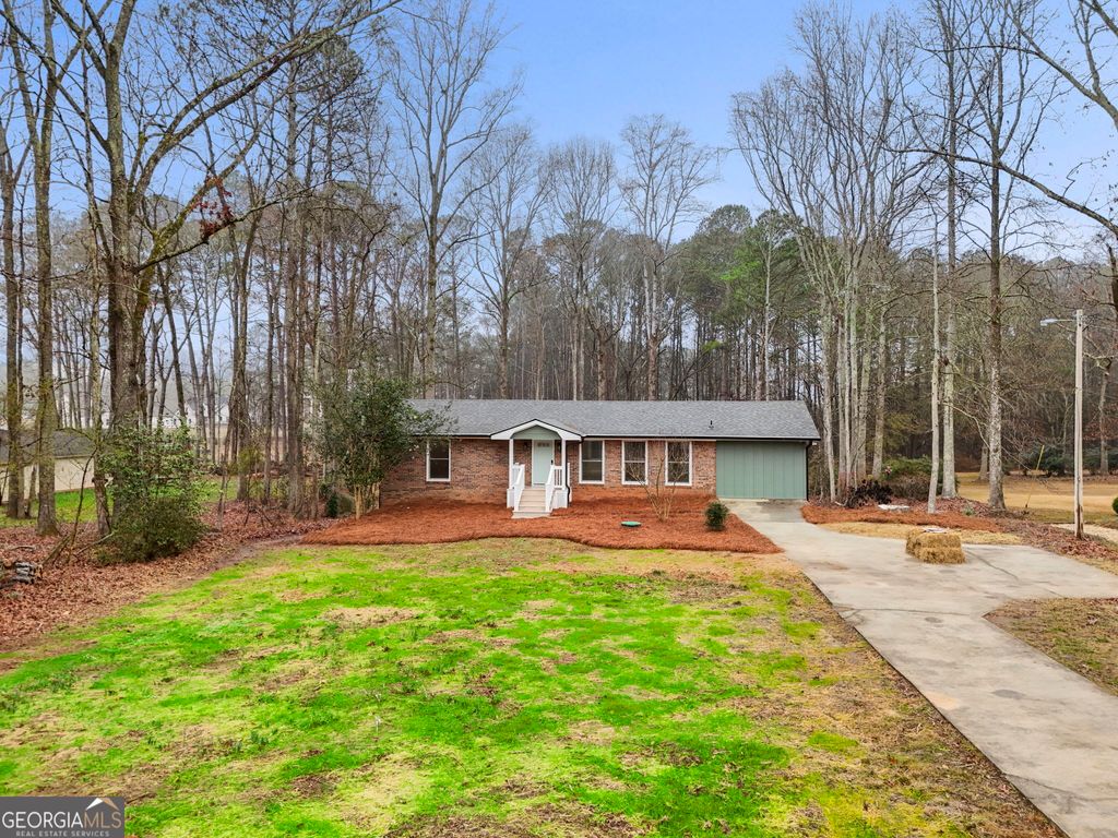Photo of 335 Harris Road, Fayetteville, GA 30215 (MLS # 10669728)