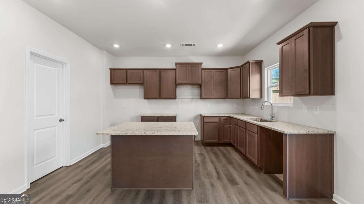 201 Bloomfield CIR