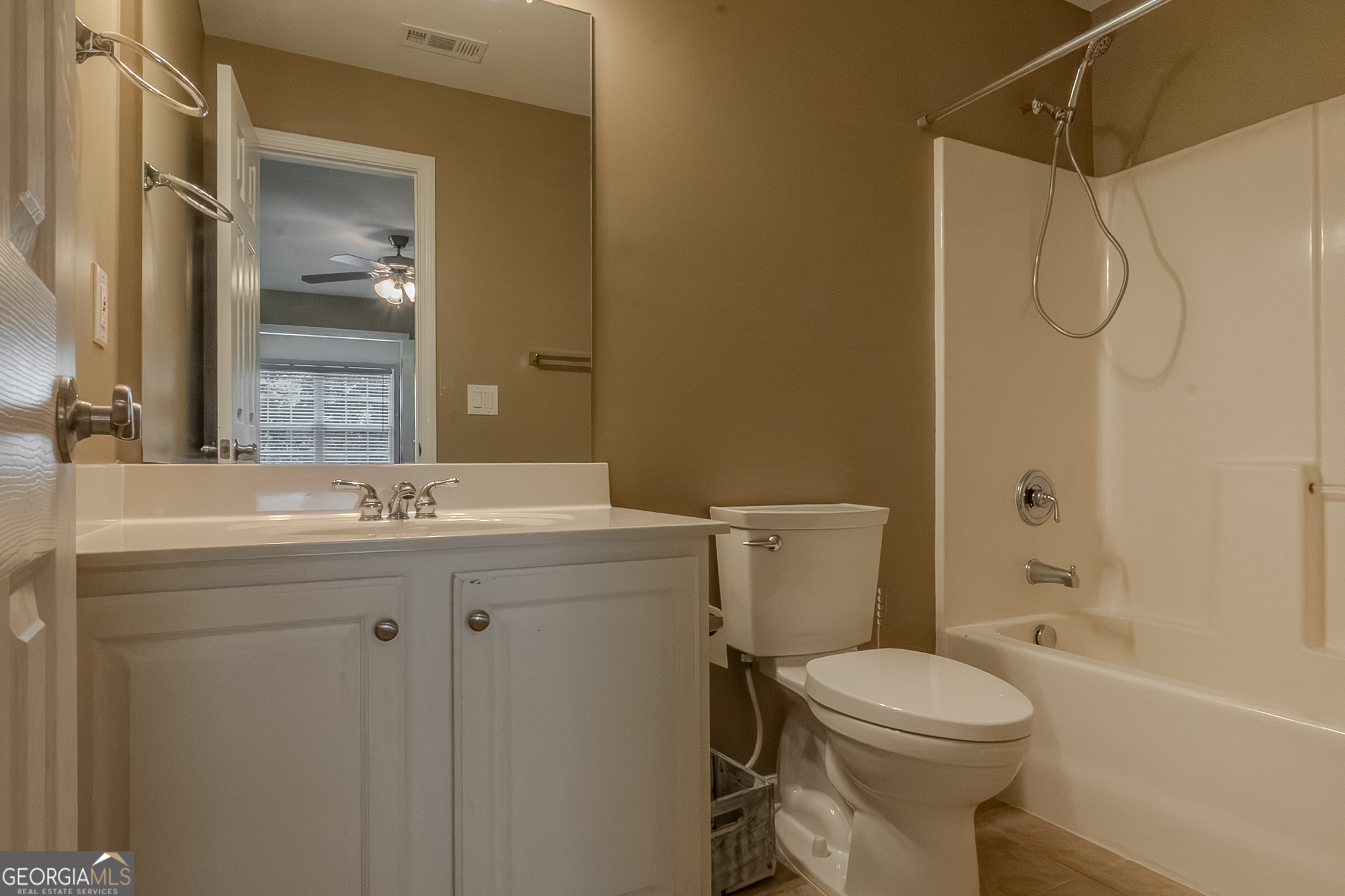 Sharpsburg, Georgia 30277, United States, 4 Bedrooms Bedrooms, ,4 BathroomsBathrooms,Residential,Active,168825