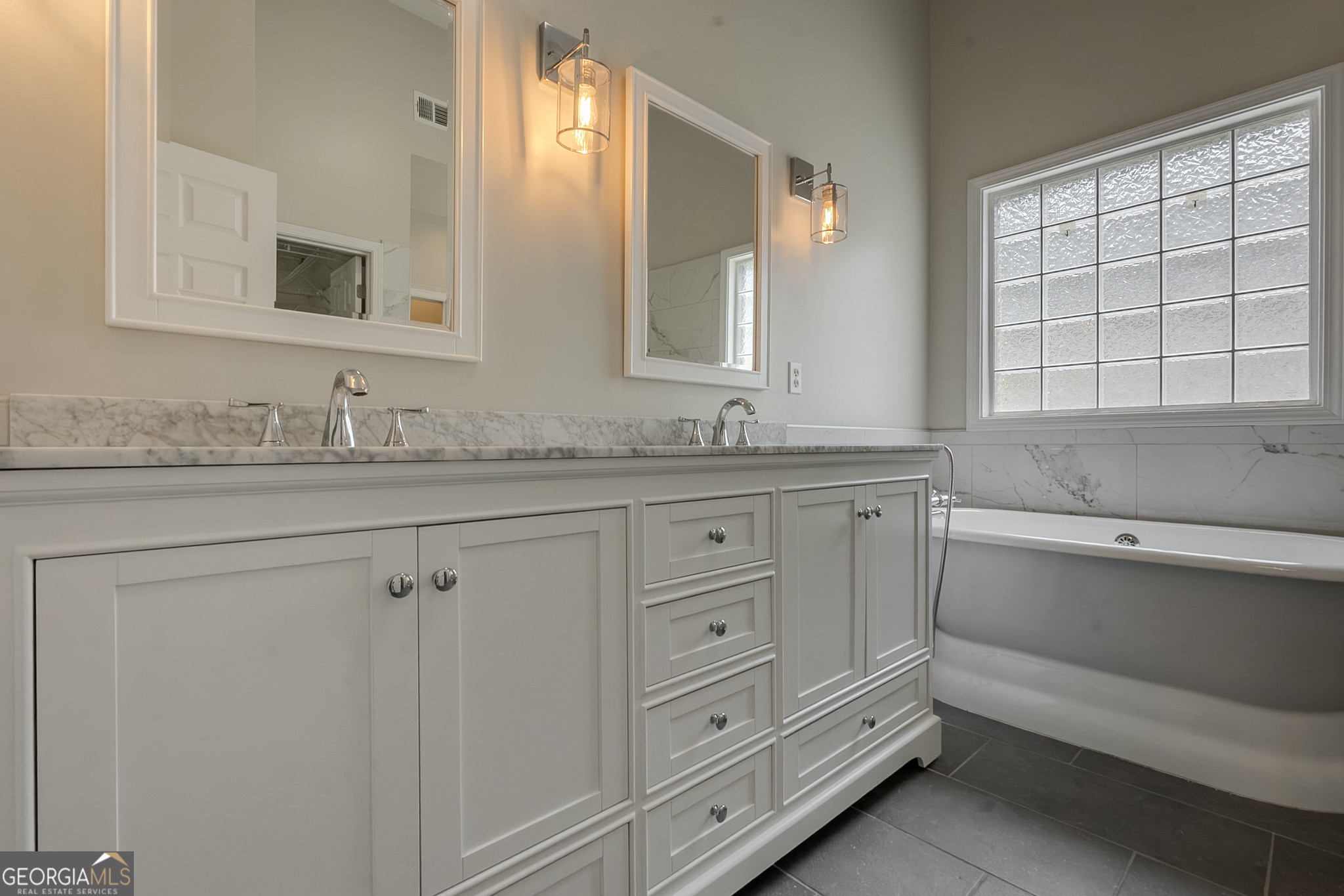 Sharpsburg, Georgia 30277, United States, 4 Bedrooms Bedrooms, ,4 BathroomsBathrooms,Residential,Active,168825