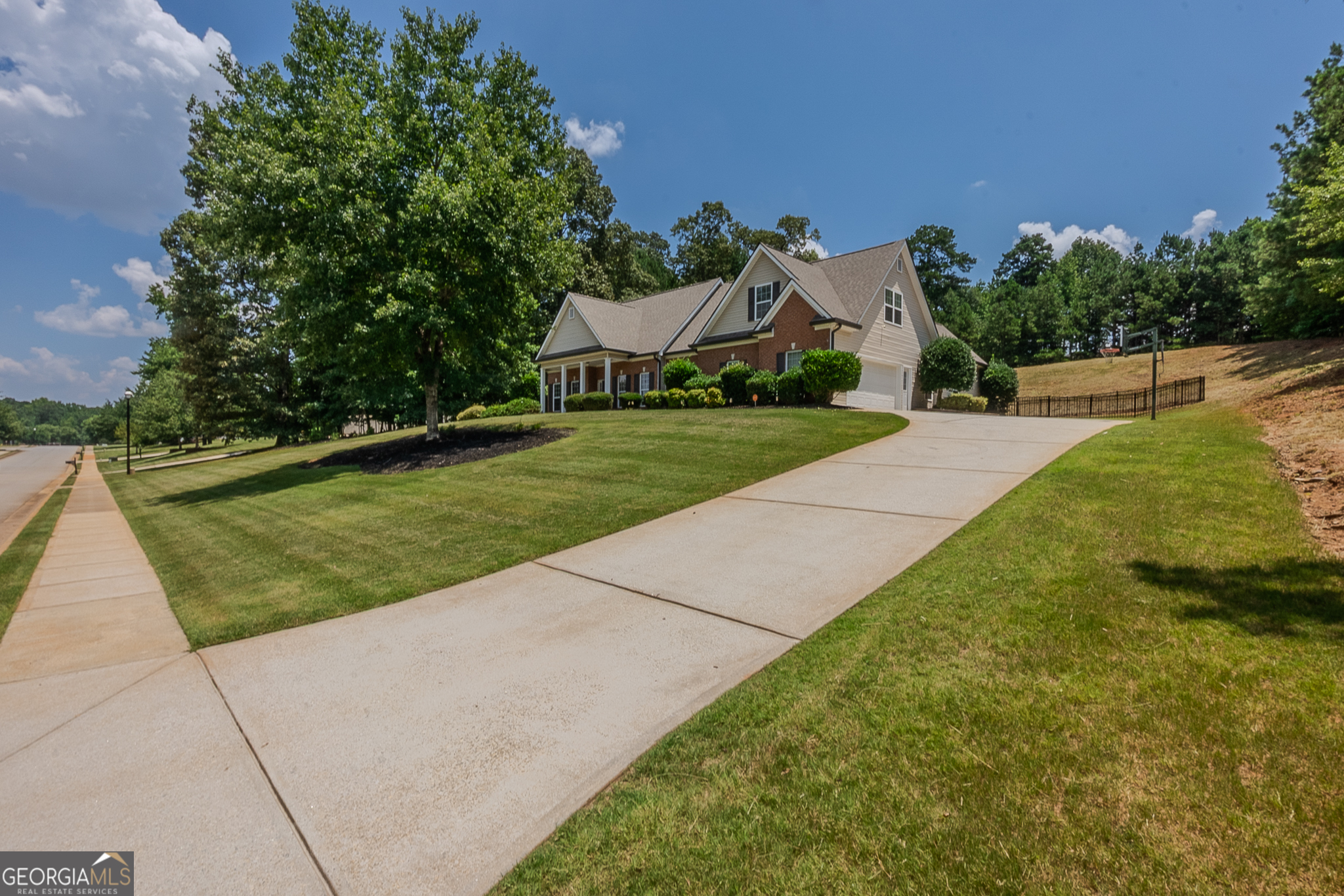 Sharpsburg, Georgia 30277, United States, 4 Bedrooms Bedrooms, ,4 BathroomsBathrooms,Residential,Active,168825