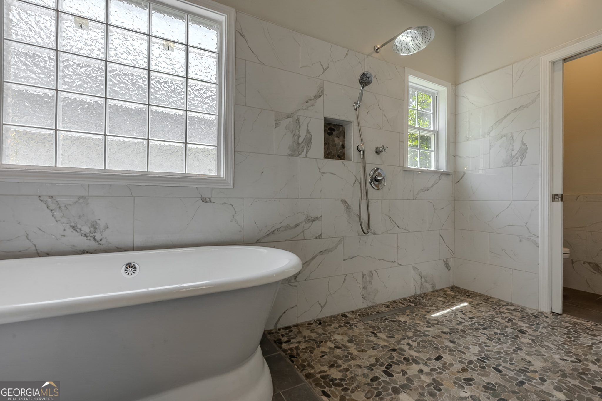 Sharpsburg, Georgia 30277, United States, 4 Bedrooms Bedrooms, ,4 BathroomsBathrooms,Residential,Active,168825