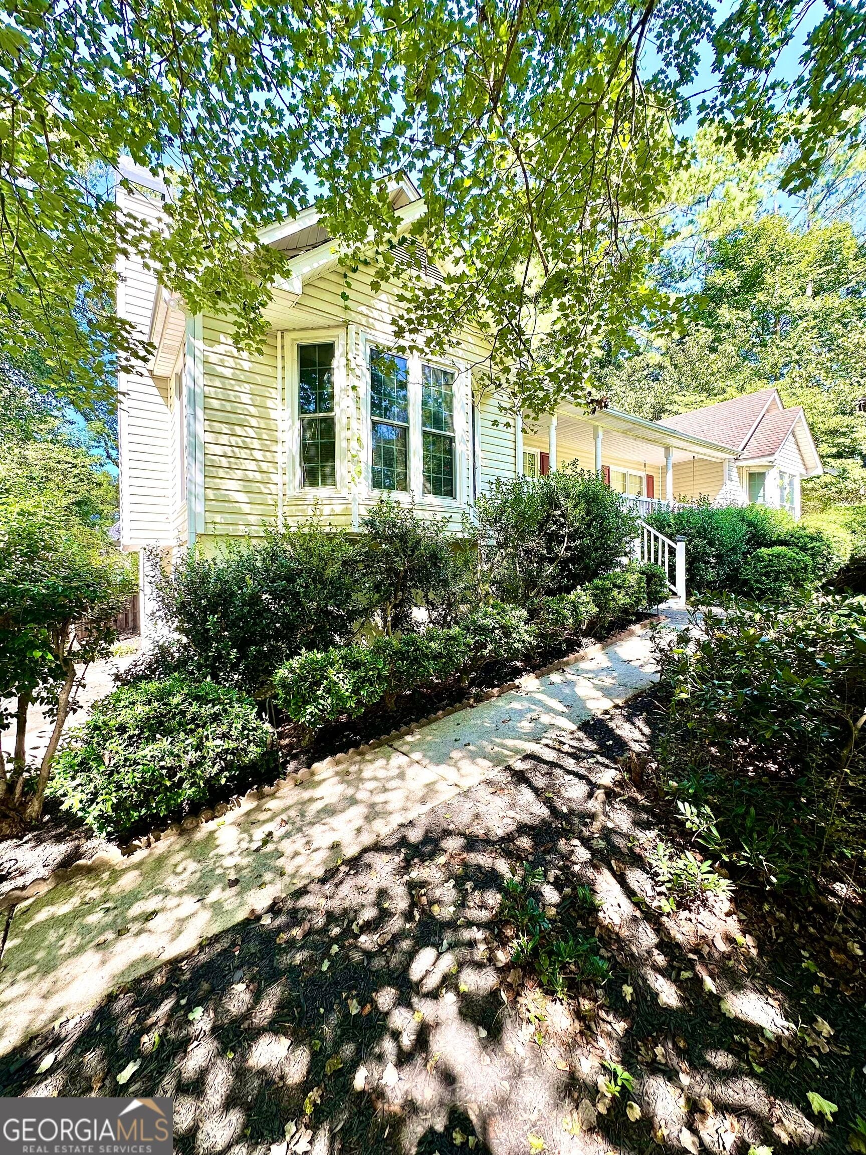 439 Abbington LN
