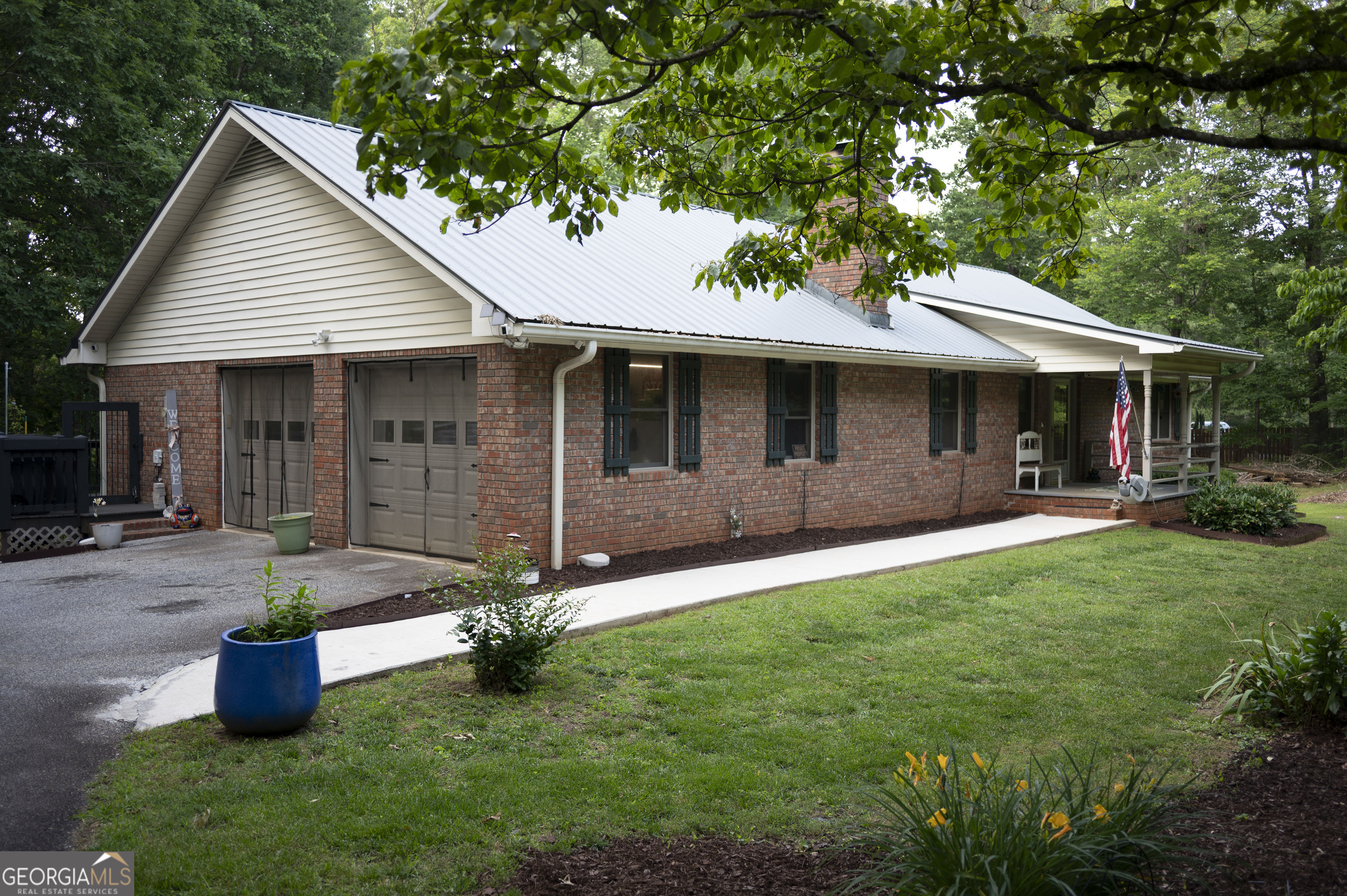 323 McCartan TRL