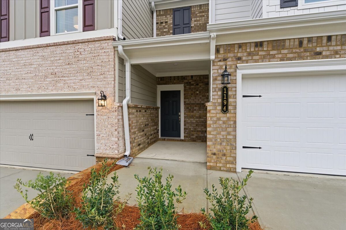 1194 PARK CENTER CIR