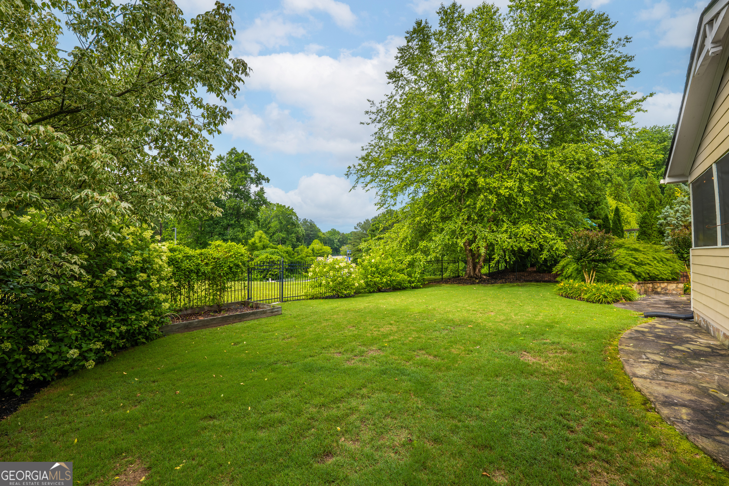 Brookview Manor - Residential