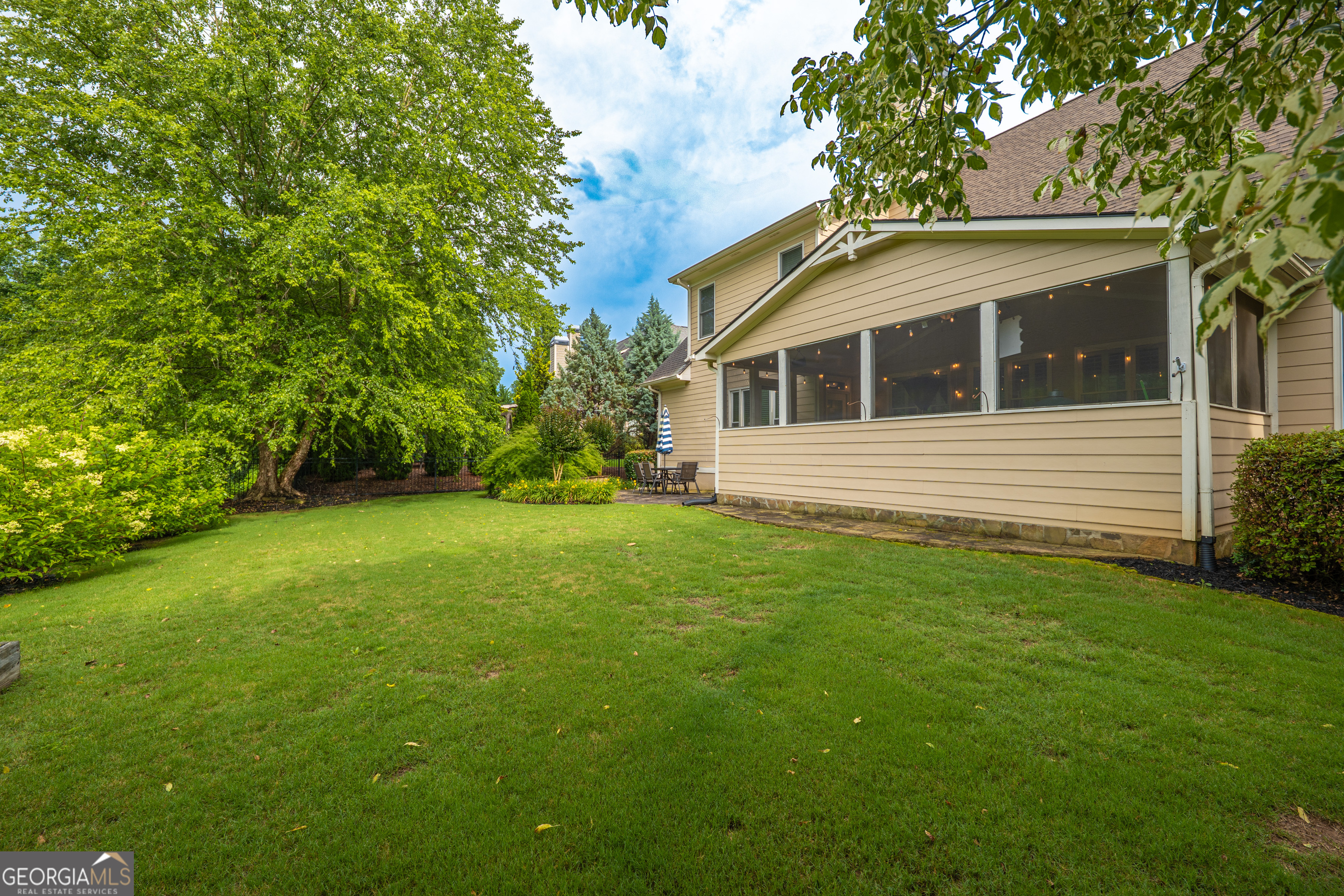 Brookview Manor - Residential