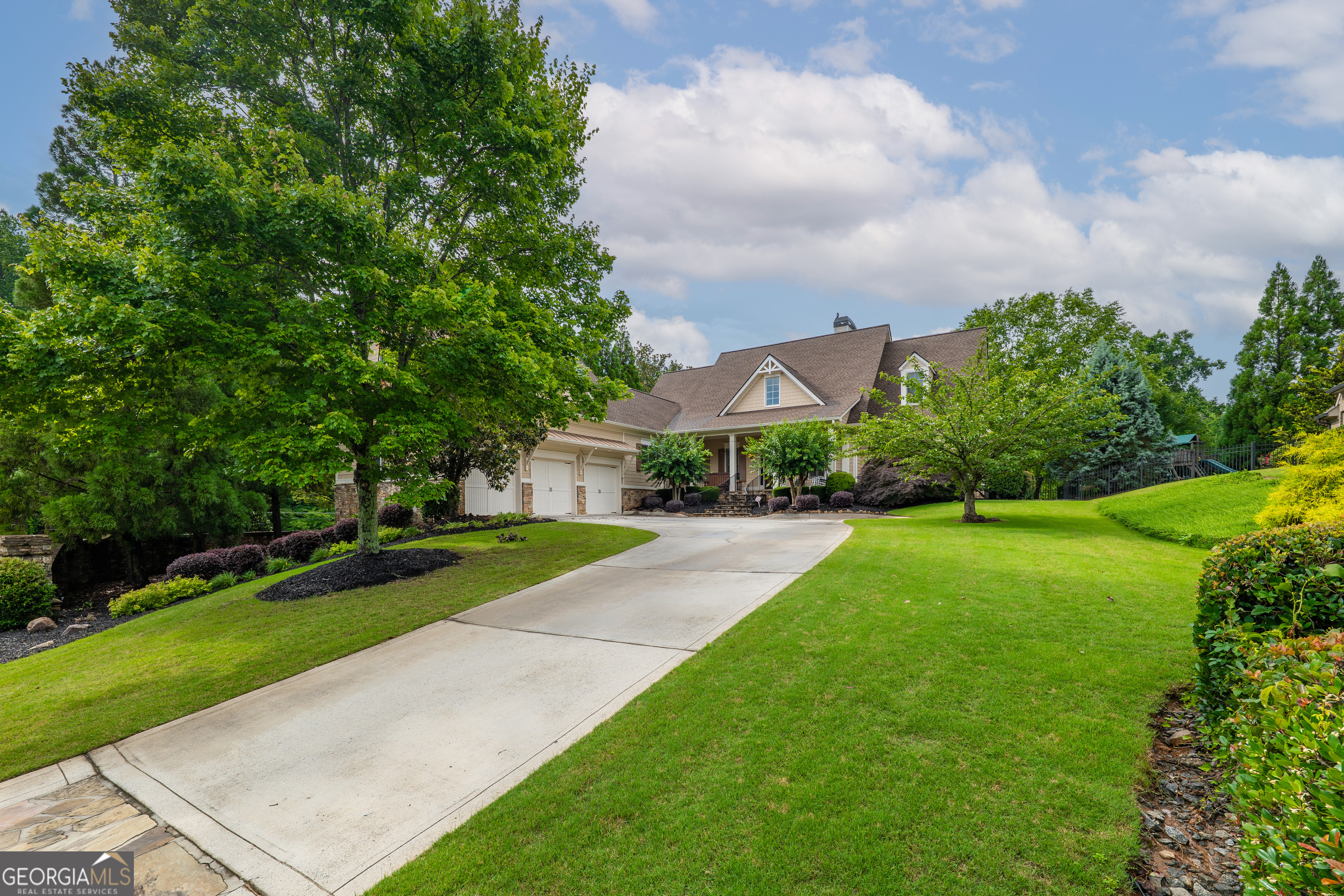 Brookview Manor - Residential