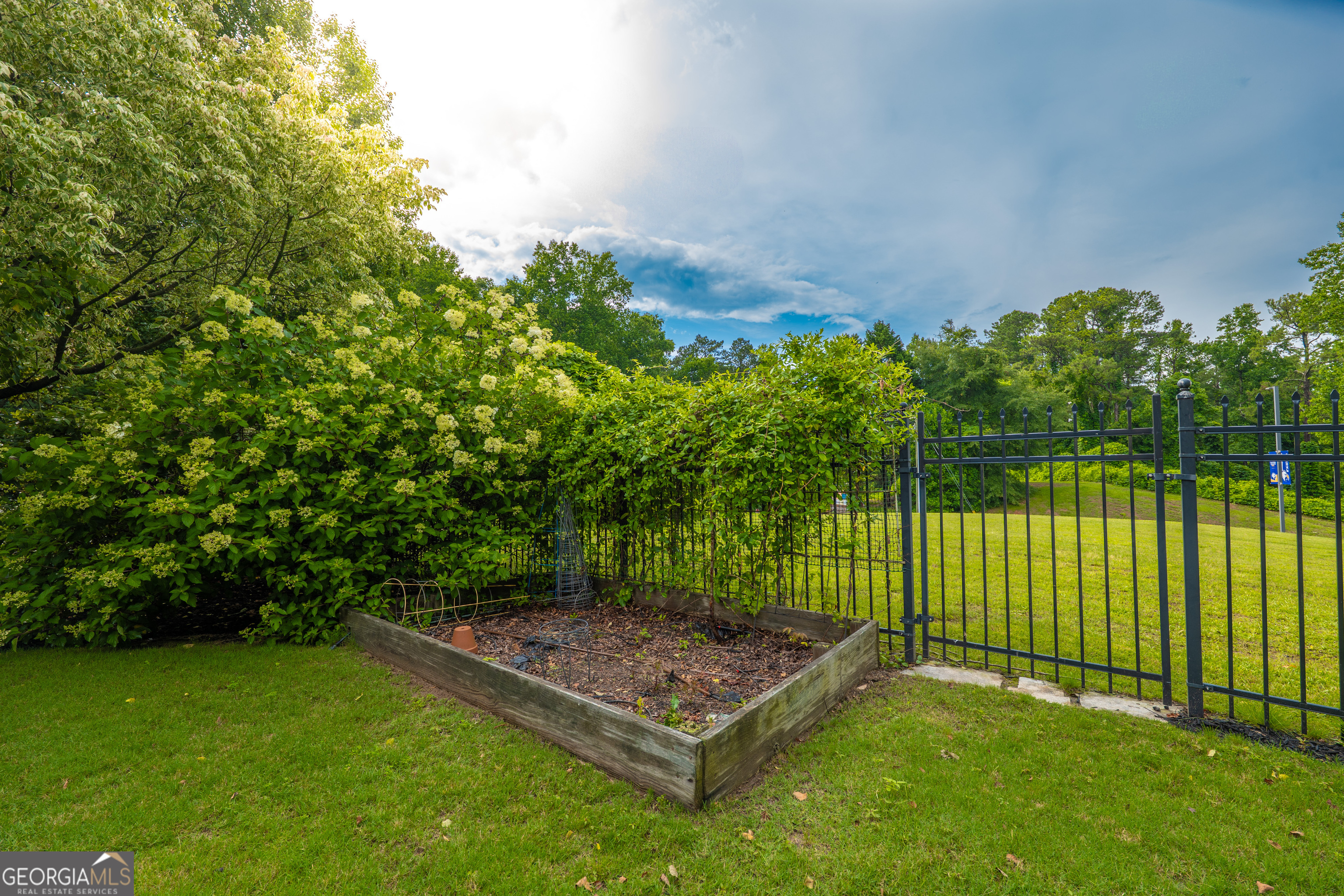 Brookview Manor - Residential