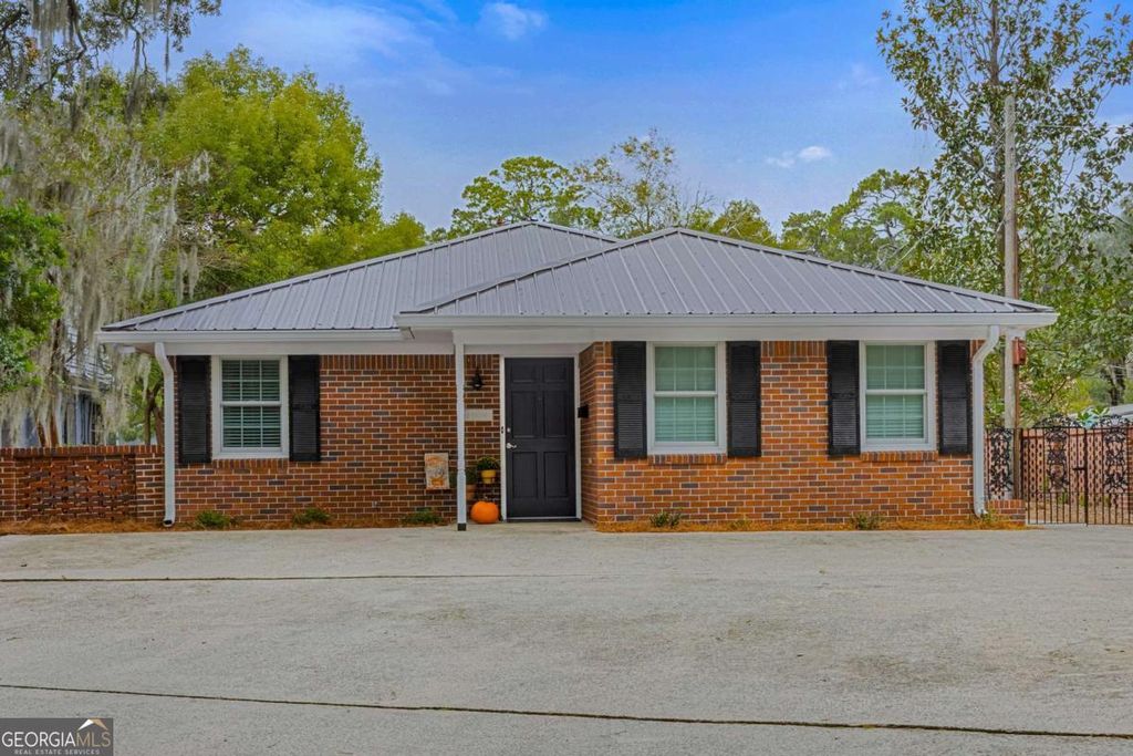 Photo of 1804 E Henry Street, Savannah, GA 31404 (MLS # 10653323)