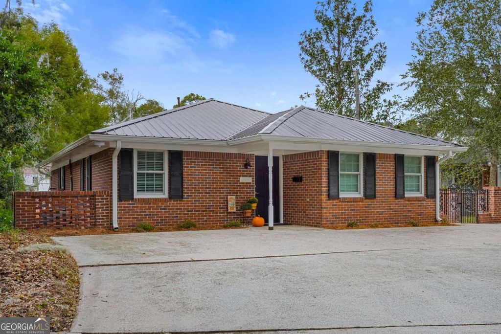 Photo of 1804 E Henry Street, Savannah, GA 31404 (MLS # 10653323)