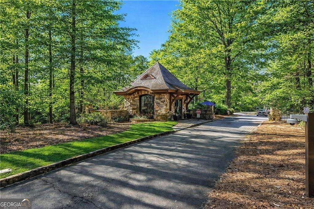 4388 Lochsa LN