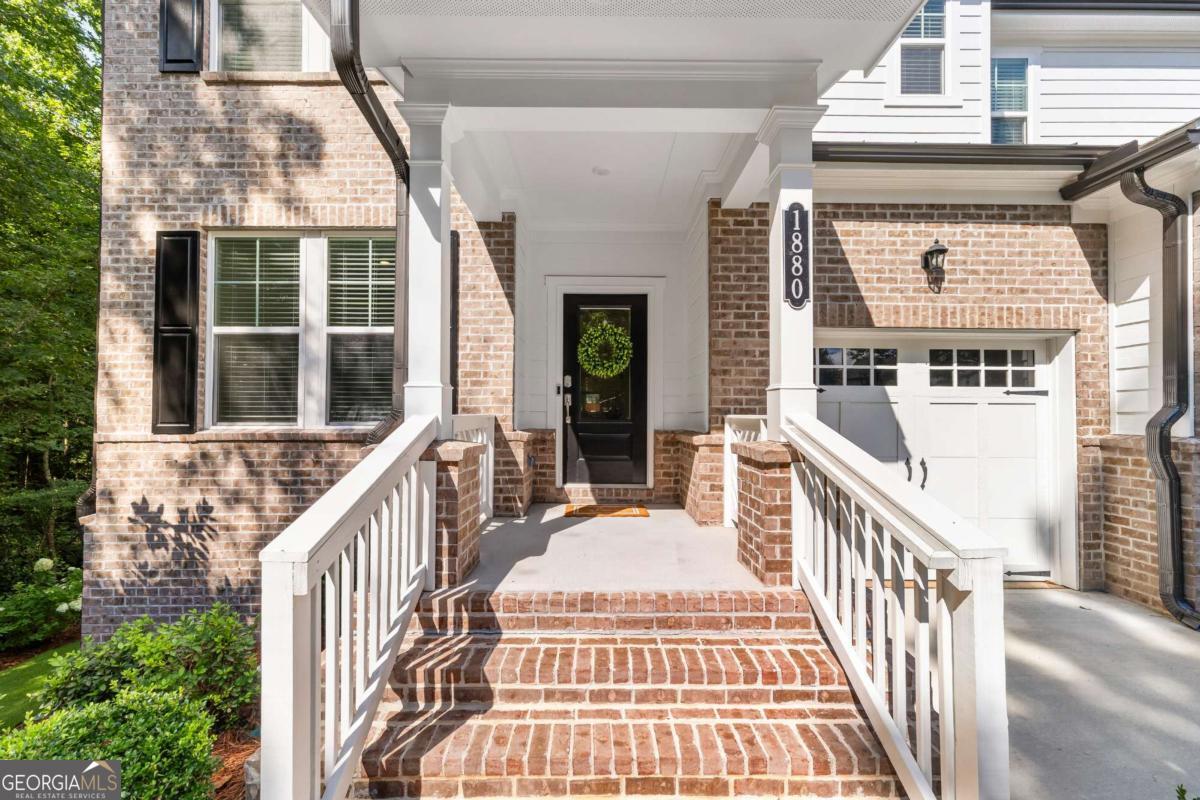 1880 Sycamore CIR
