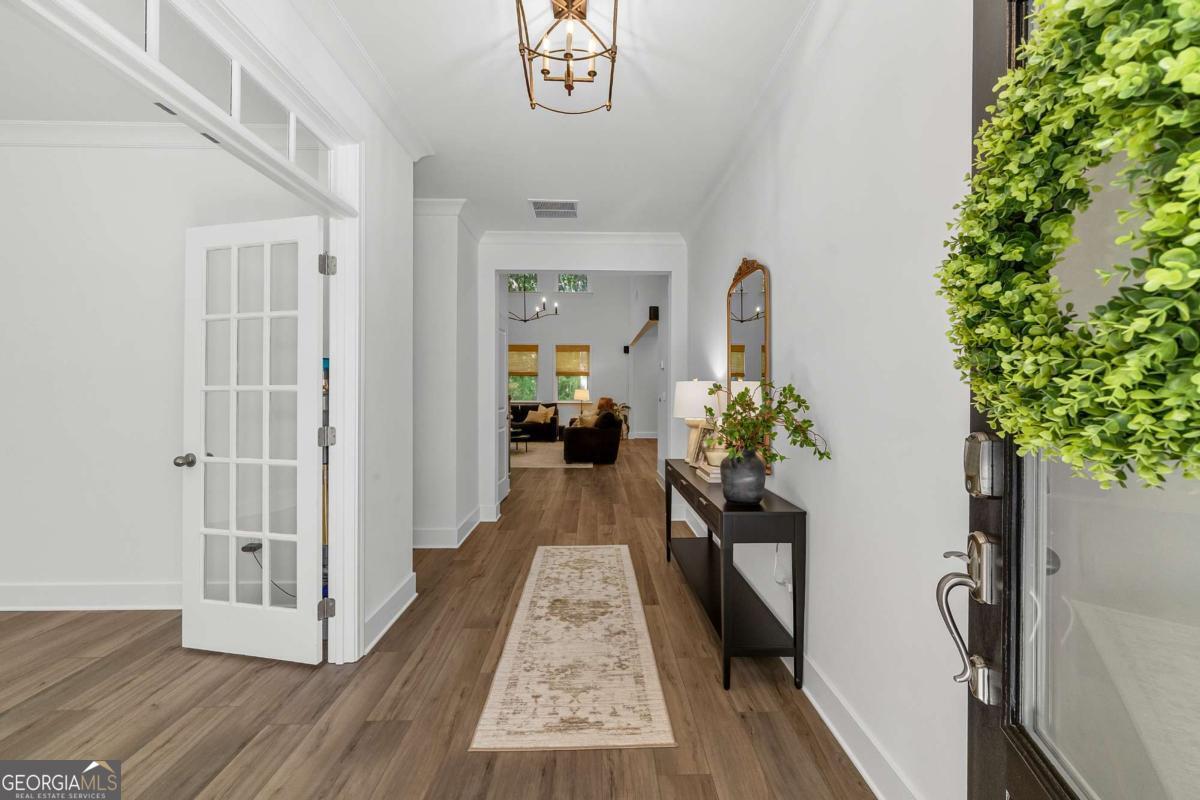 1880 Sycamore CIR