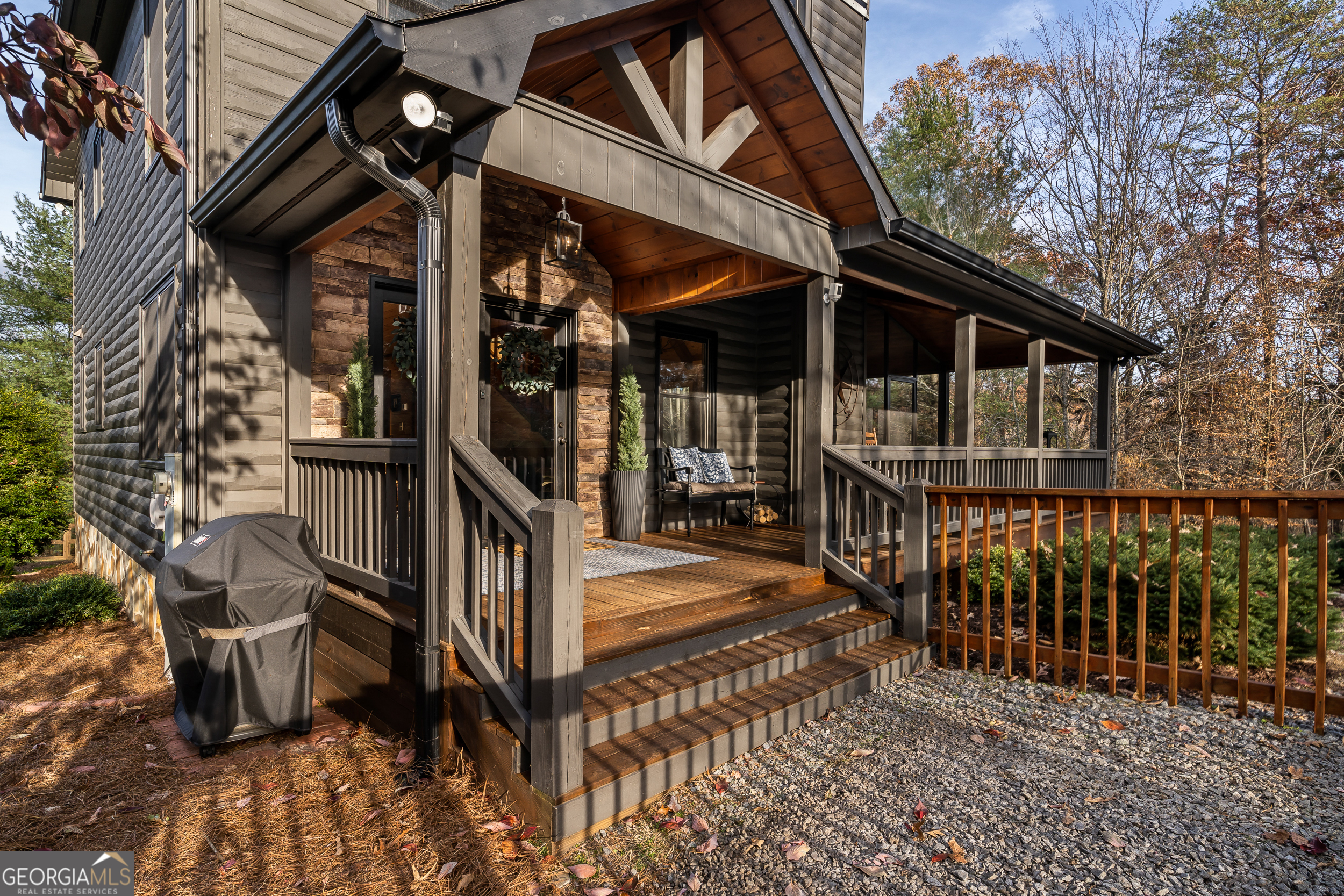 19 Chestnut Hills LN