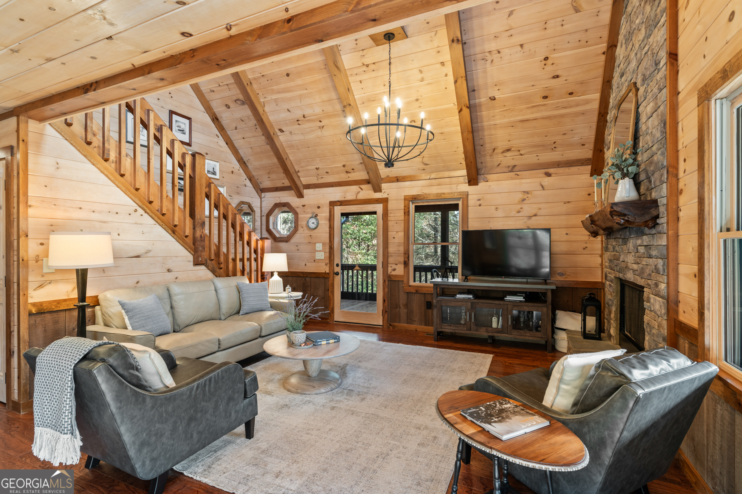 19 Chestnut Hills LN