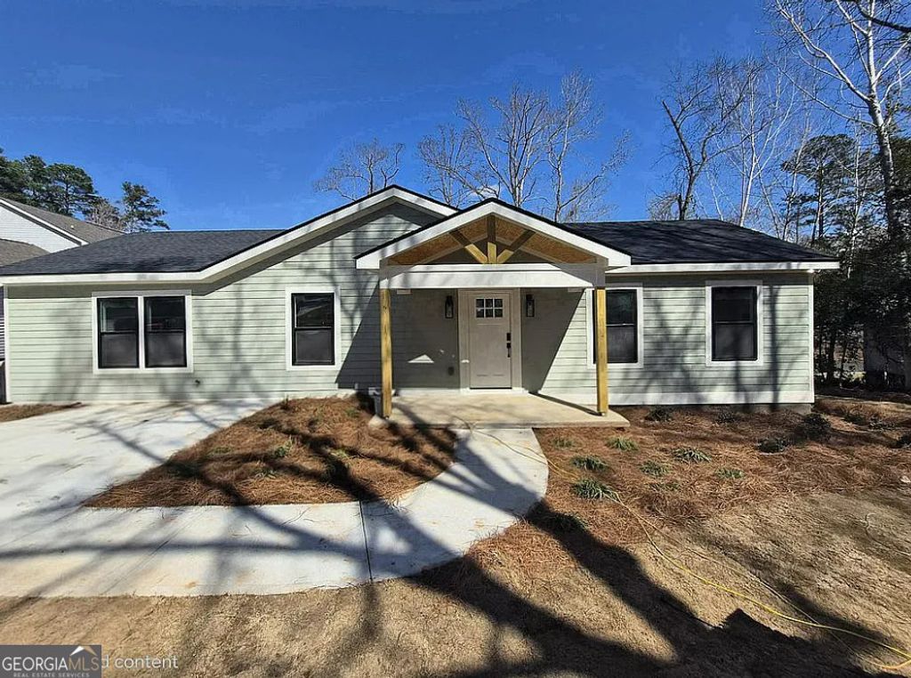 Photo of 123 Harriett Circle NE, Milledgeville, GA 31061 (MLS # 10723122)