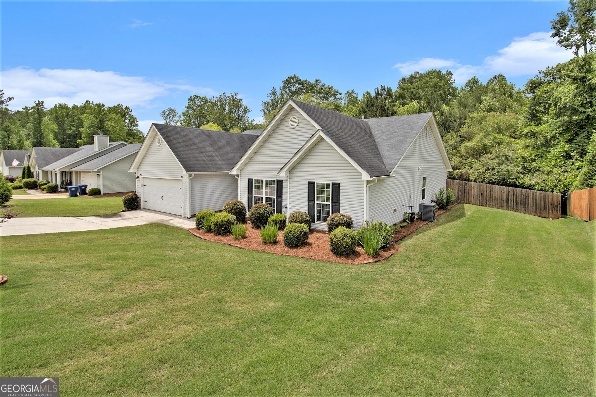 605 Embassy WALK