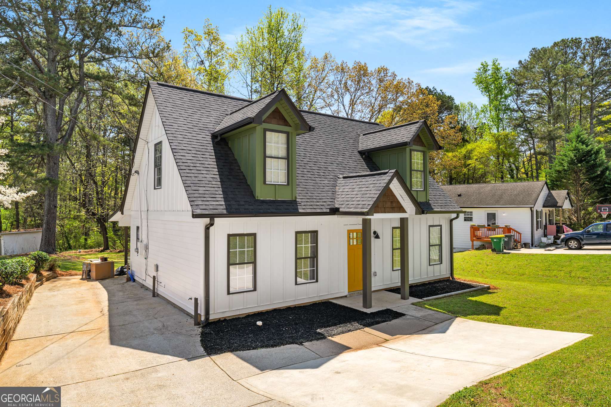 1071 N Price RD