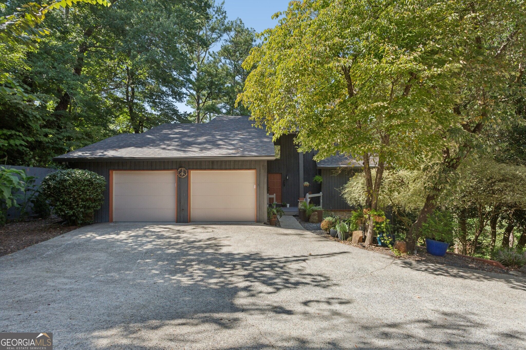 326 W Claiborne CT