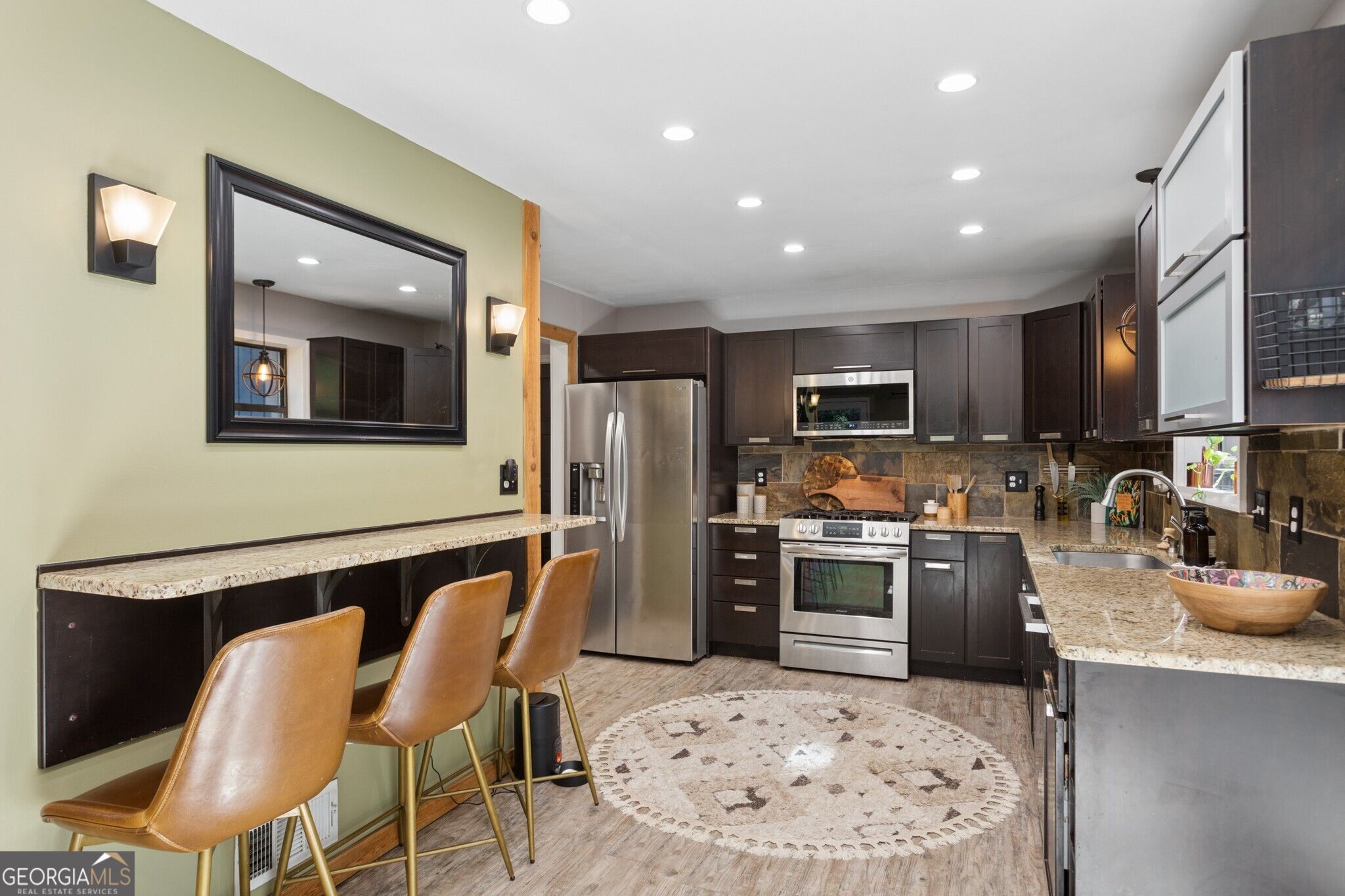 326 W Claiborne CT